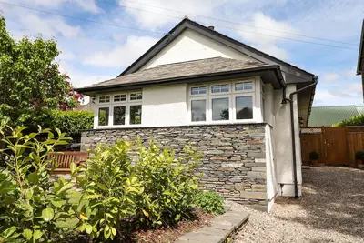 Lilac Cottage, pet friendly, with a garden in Windermere