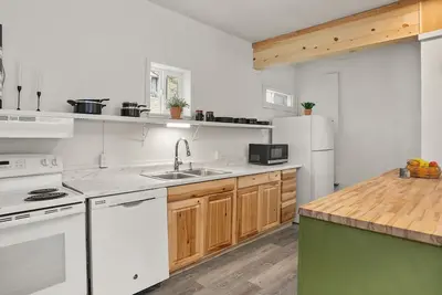 Image de Cozy retreat near Sandpoint, Idaho. Close to Downtown, the lake and skiing.