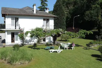 Image de Charmant appartement de 95m2 dans une maison avec pelouse près de Lourdes 65