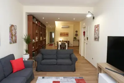 Image de Suite Cipriani Luxury Apartment is a beautiful 120-square-meter apartment