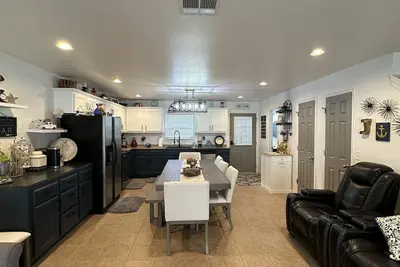 Image de Cozy lake front townhouse on Grand Lake Pet Friendly