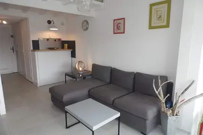 Image de Studio mezzanine, 4 couchages, 1er étage, parking privé, à 700 m des commerces, Grau d'Agde