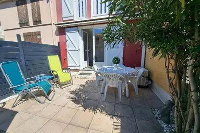 Image de Charmante maison 2 pièces cabine 6 personnes, proche mer et étang, terrasse avec Bbq