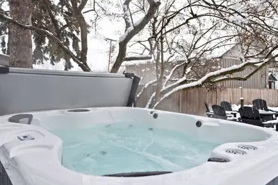 Image de Downtown Whitefish Home w/ Private Hot Tub & Yard
