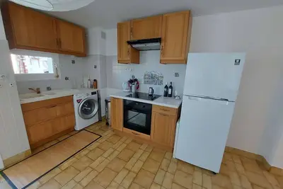 Image de Appartement lumineux 2 pièces pour 4 pers, à 80m de la plage avec terrasse et parking privé