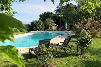 Image de Charmant logement avec piscine et table d'hôtes, proche de Solesmes et de l'abbaye.