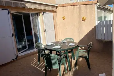 Image de Maison 3 pièces, 5 couchages avec terrasse et piscine, parking privé, à Marseillan