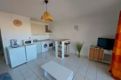 Image de Lumineux 2 pièces à 50m de la plage avec ascenseur, loggia et équipements pour 4 personnes