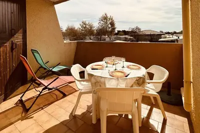 Image de Studio Confortable avec Terrasse et Parking Privé, 5 Couchages, Marseillan