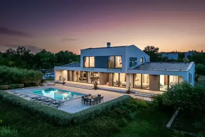 Image de Maison de vacances pour 7 personnes  + 1 enfant env. 340 qmà Rakalj, Istrie (Baie de Raša)