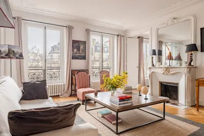 Image de Élégant Appartement 2 Chambres Près de l'Arc de Triomphe - Propre