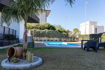Residence Villa Nebros - Appartamento con Terrazza e Piscina