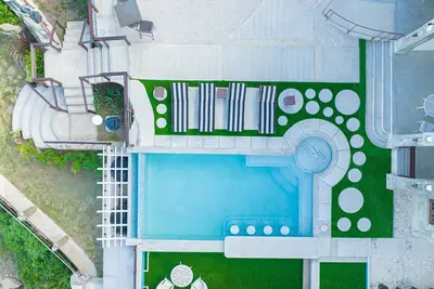 Image de Waterfront Villa-Infinity Pool, 5 Individual Suites, Ideal for Family or Group.