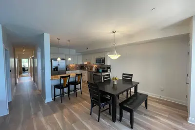 Image de Enjoy sunsets @ spacious 3br/2ba lakefront condo #306--perfect for families