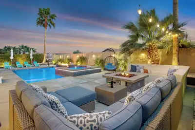 Image de Coachella Escape. Brand New Luxury home in gated community.