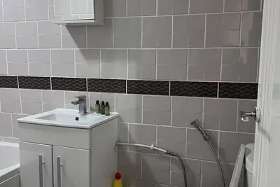 Modern apartment, walking distance to many places, private parking