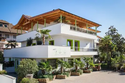 Image de Appartement 'Peter Paul Gartenapt. Palme' avec vue sur montagne et jardin privé
