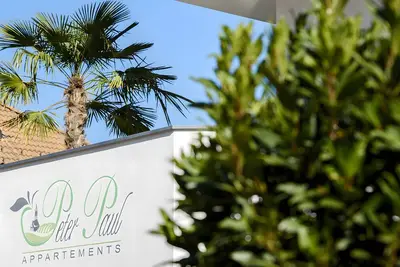 Image de Appartement 'Peter Paul Terrassenapp Hocheppan' avec vue sur montagne et terrasse privée