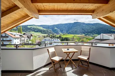 Image de Appartement 'Krämerhof Apt Aferer Geisler' avec vue sur la montagne, jardin partagé et Wi-Fi