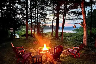 Image de Cozy, New log cabin on Fahi Pond! Right on Atv trail through Kennebec Valley.