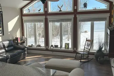 Image de 10 acres all to yourself! Escape to our bungalow. Family and Pet friendly.