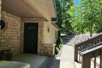 Image de Sasquatch's Lake Retreat