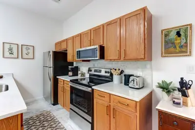 Image de The Statesman, Fresh | Centered in the Action!