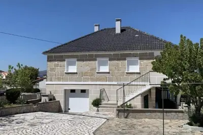 Image de É uma Casa Particular, Isolada, Inserida Numa Aldeia do Norte de Portugal