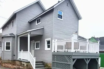 Image de Cozy second floor unit in the heart of Downtown Charlevoix, 1br / 1ba sleeps 4 \n