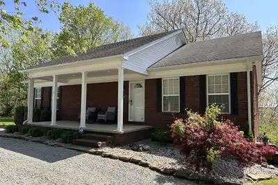 Image de Still Hill Bourbon Trail Home on 5 acres with a hot tub and fire pit