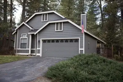 Image de Mountains are calling. . . . Golf, play, and relaxation awaits! !