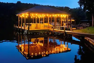 Image de Tranquility on Lake Tillery, waterfront home with large dock & paddle boards!