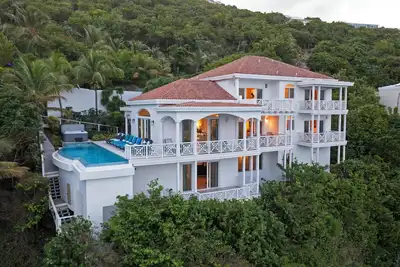 Image de Seaside Splendor at Villa Como with Jacuzzi & Optional Heated Pool