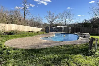 Image de Bandera Texas Rooster Cogburn's Guest-house with pool