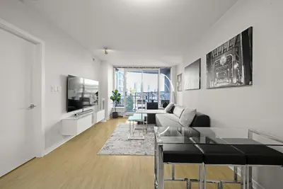 Image de Central Downtown Vancouver, Sleeps 5, Pool. /Gym/Sauna