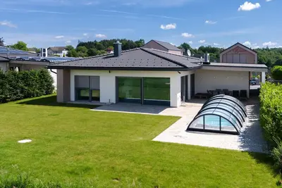 Image de Villa mit Pool in Stegersbach