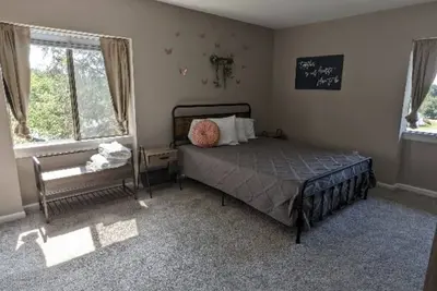 Image de Pet Friendly in Charlottesville! Uva Medical Trauma Center School Wineries Parks