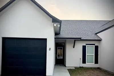 Image de Brand New Townhome!