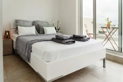 Image de Stunning 1bdr Sliema-Center Penthouse! Near Pool!