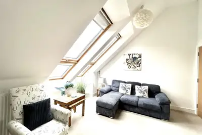 2 bedroomed duplex apartment in a quiet and convenient attractive setting. \n