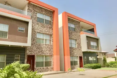 Image de Luxurious 4 bedrooms townhouse - Airport Residential (20 minutes from Airport)
