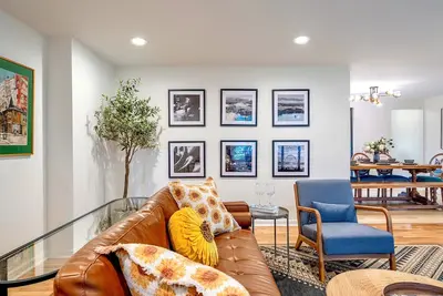 Image de Tremendous 4-bedroom Forest Retreat with Firepit, Bbq