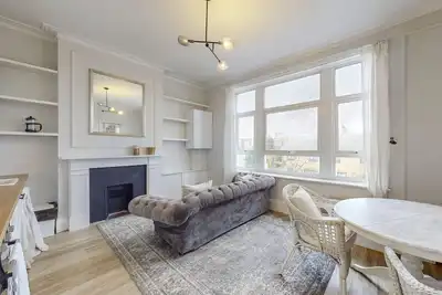 Image de Charming 3 Bed Maisonette - Near to Train station