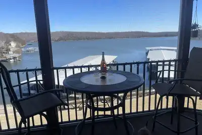 Image de Peaceful, breathtaking lakefront condo in the heart of the state park.