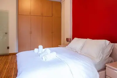 Sleep in Style, Wake up in the Center of it All!