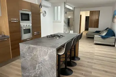 Image de Apartment in the heart of Bugibba with car space.