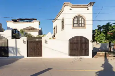 Image de Stunning 3-bedroom home in the town of Loreto.