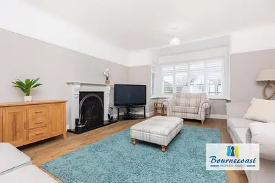 Image de Bournecoast: Flat in fantastic location 500m from clifftop with patio - Fm9586