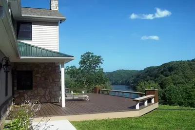Image de Beautiful 4br house with breathtaking view of the New River in Independence, Va