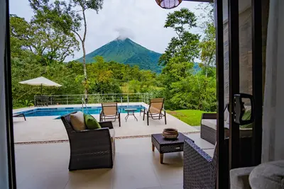 Image de Villa Laurel: Located on a livestock farm on the foothills of Arenal Volcano